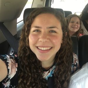 Meet your Posher, Maya